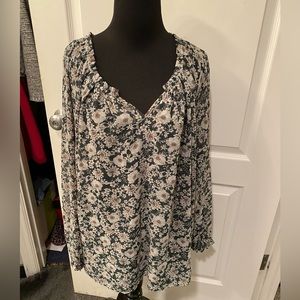 New cabi blouse size medium